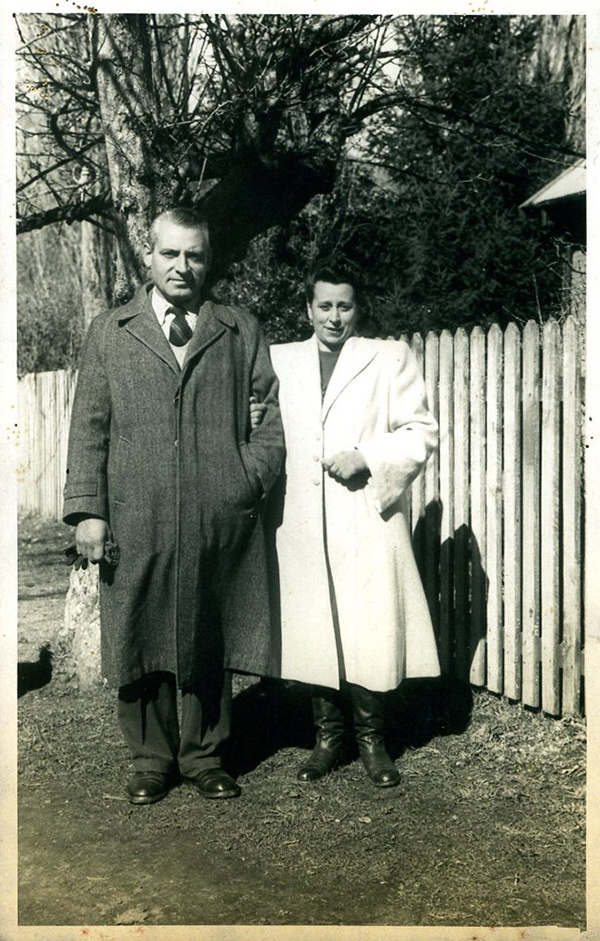 Aida Scarsello de Salituri c su marido en Rincón Araucano 1949 en Rincón Araucano