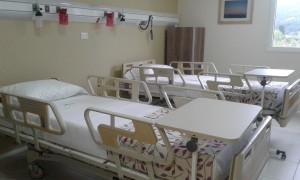 clinica habitacion dos camas