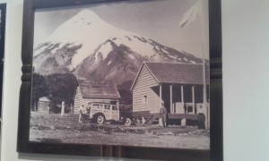 muestra pioneros edificio gendarmeria al pie del lanin