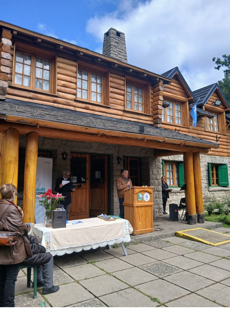 La imagen tiene un atributo ALT vacío; su nombre de archivo es 122-anos-calvi-763x1024.jpg