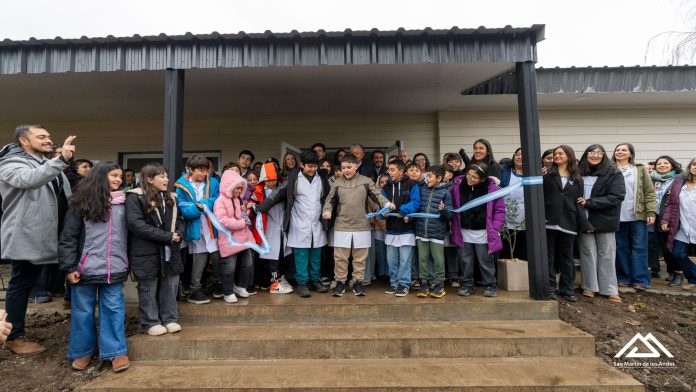 La imagen tiene un atributo ALT vacío; su nombre de archivo es escuela-313-inauguracion.jpeg